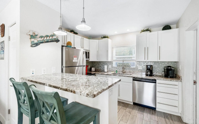 Sun and Sea by Beachside Management