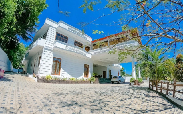Pearl White Palace