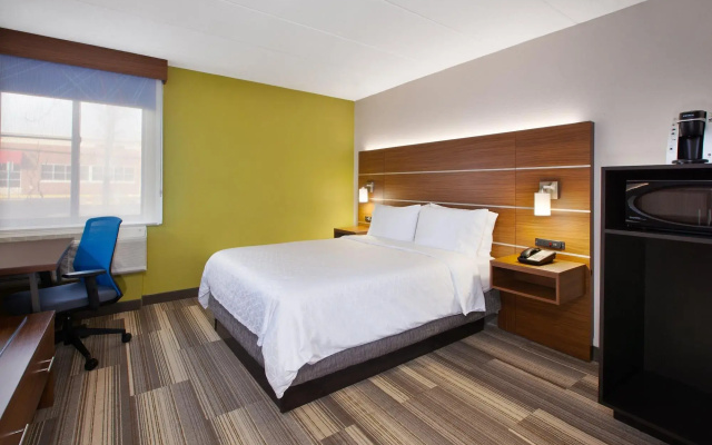 Holiday Inn Express Fairfax - Arlington Boulevard by IHG