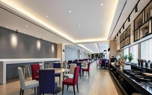 Campanile Hotel Wuhan Zhongnan Road Metro Station