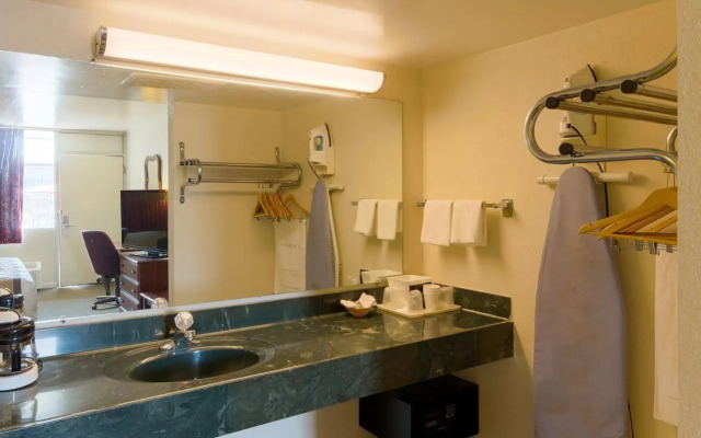 Travelodge by Wyndham Lynchburg