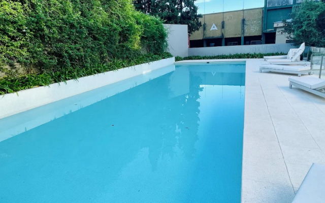 Stylish Apartment with Pool Acces
