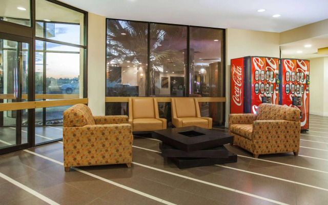Days Inn by Wyndham Sherman