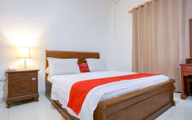 RedDoorz @ Avros Guest House Medan