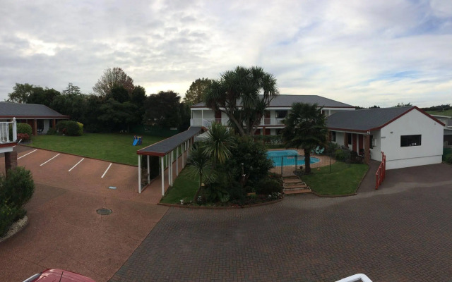 Bk's Counties Motor Lodge