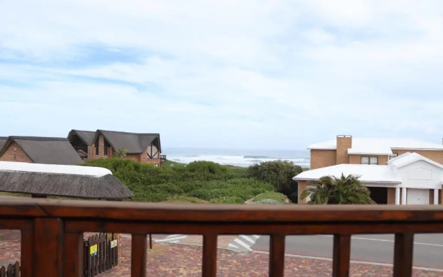 Seaside Vacation Studio @ Shearwater Myoli Beach