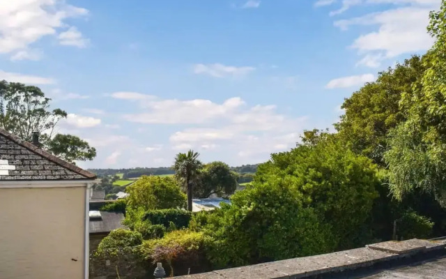 The Hideaway - Spacious 3 Bedroom Apartment