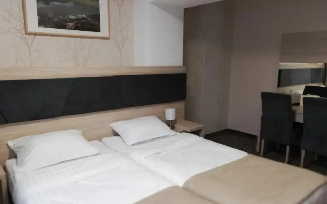 Hotelik na Słonecznym Wzgórzu