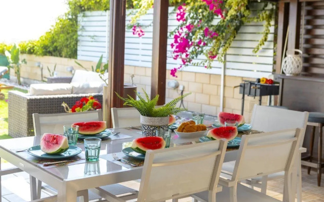 Meneou Beachfront Villa 3