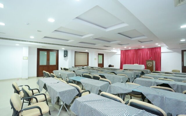 Oyo 15992 Central Hotel