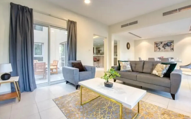 R&H Villa