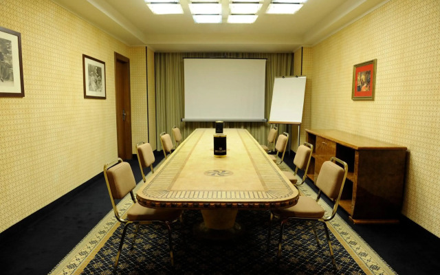 Tower Genova Airport Hotel & Conference Center