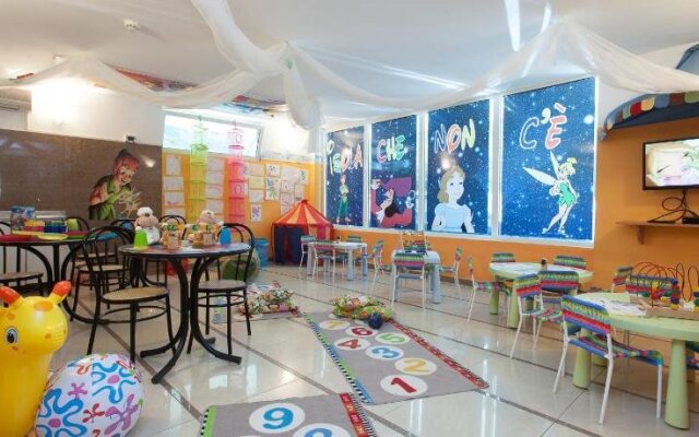 Color King Marte Village