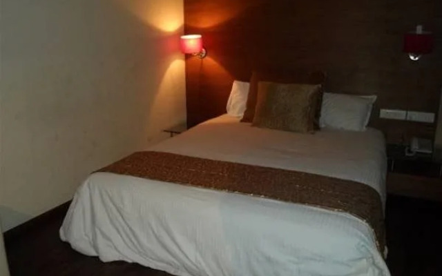 Townhouse Oak The Margi Hotel
