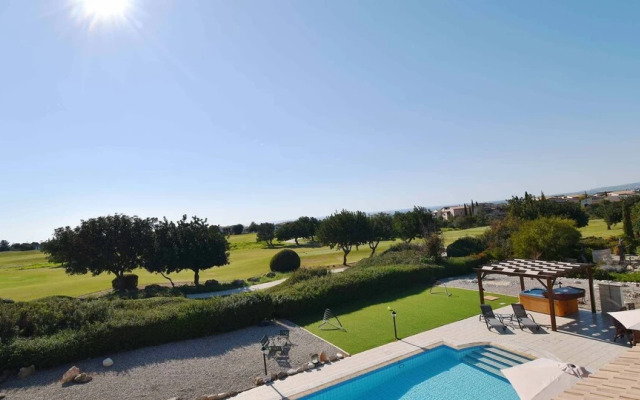 Villa Inia on Aphrodite Hills