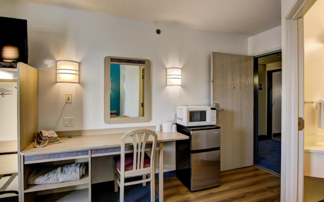 Econo Lodge Menomonie I-94