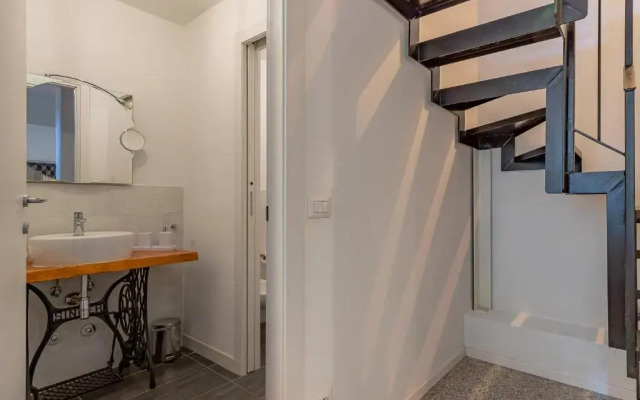 Moderno Loft a due passi dal lago