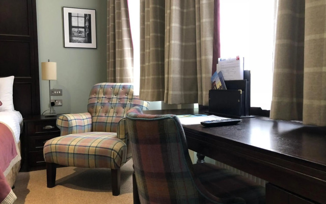 Parliament House Hotel