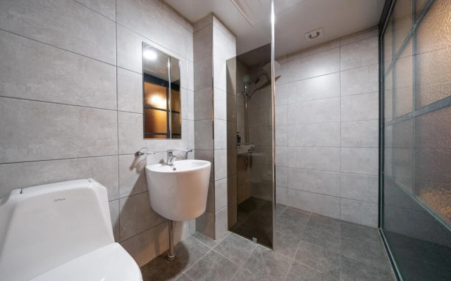 Chuncheon Hotel 121