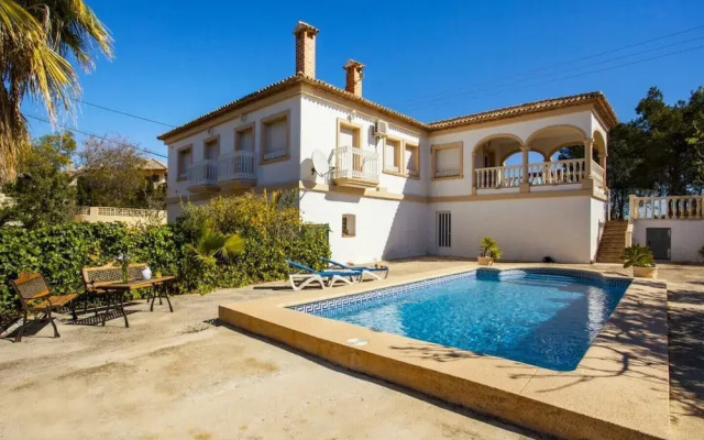 Casa con piscina privada - ESTACION1901