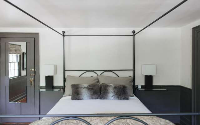 The Squire Tarbox Inn