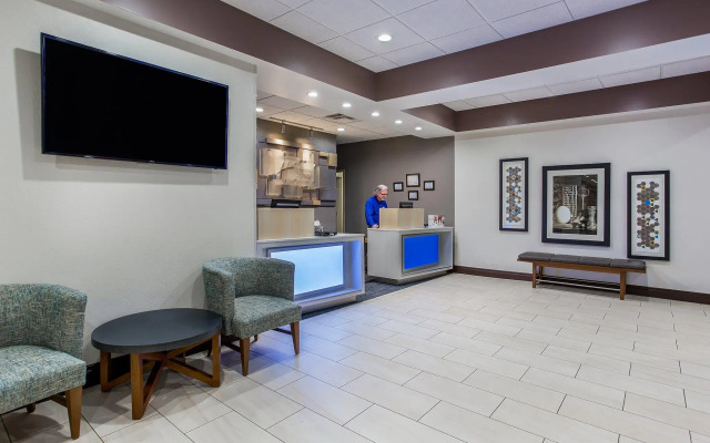 Holiday Inn Express & Suites Morristown by IHG