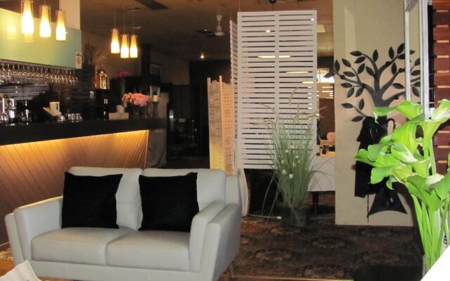 Bristol Hill Motor Inn