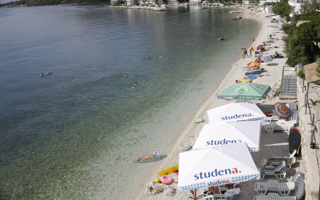 Beach Hotel Plaza