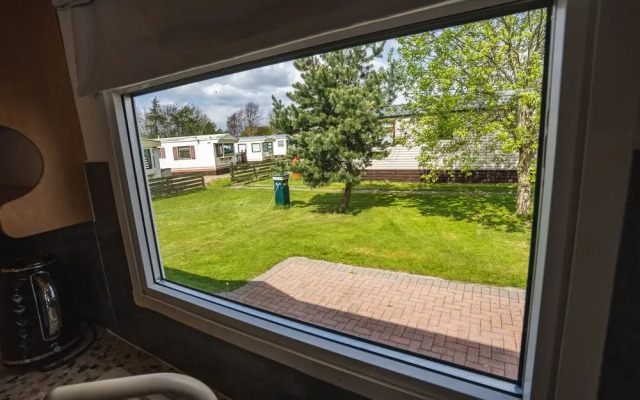 Lochlands 2BR Family Caravan - Pets - Play Park
