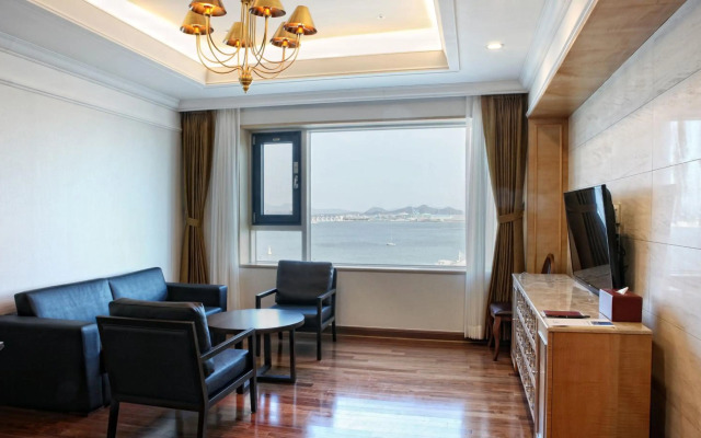 Fontana Beach Hotel
