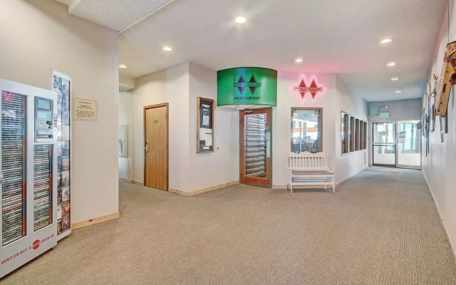 Beautiful Condo, Ski Out Your Back Door - FP202 by RedAwning