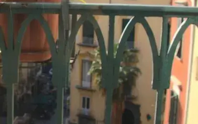 Santa Maria La Nova 21 B&B