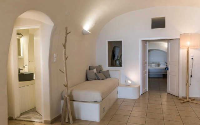 Blue Dolphins Apartments & Suites
