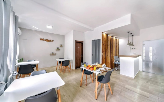 Ermis Luxury Suites & Apartments