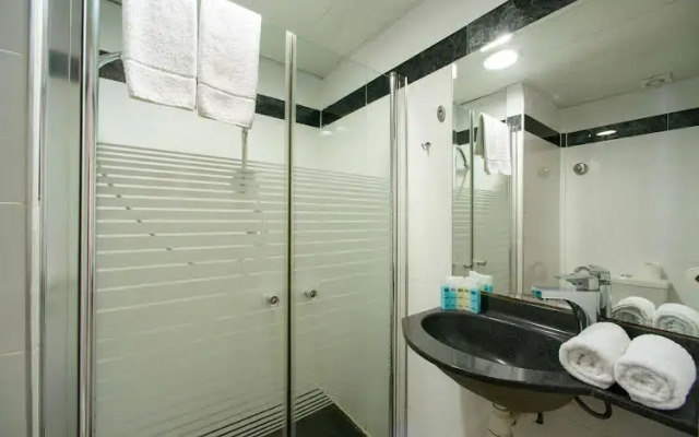 Royalty Suites