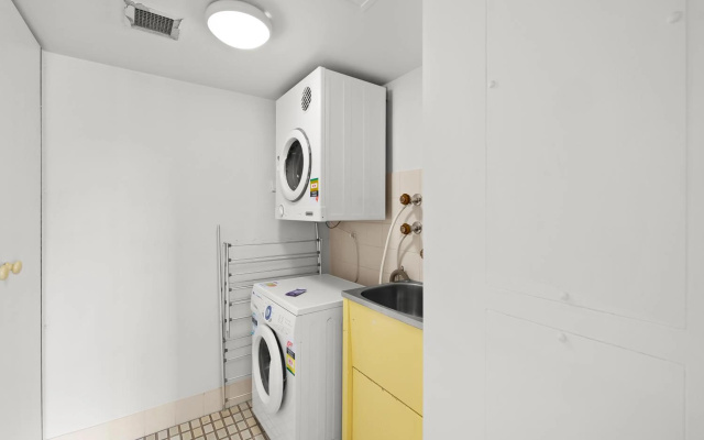 Gemini Court Holiday Apartments – Guest Rooms – Gold Coast