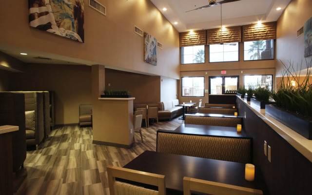 Holiday Inn Phoenix - Chandler by IHG