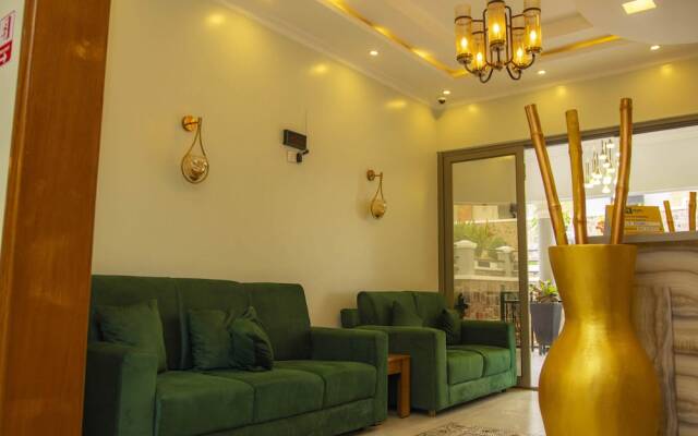 Ally  Ngali Motel