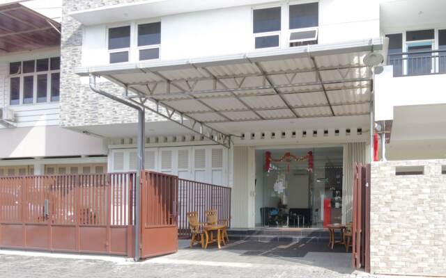 Airy Pecinan Kalikuping Utara 243 Semarang