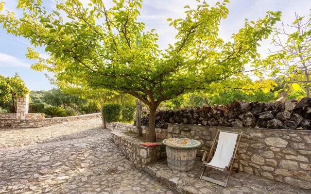 Stone Farmhouse in Groves - Sea Mountain Views