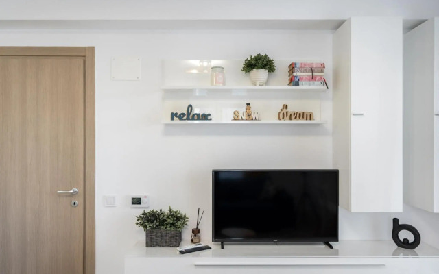 The Painter - 2R apartment in Roka Residence with underground parking