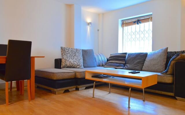 London Spacious 1 Bedroom Flat