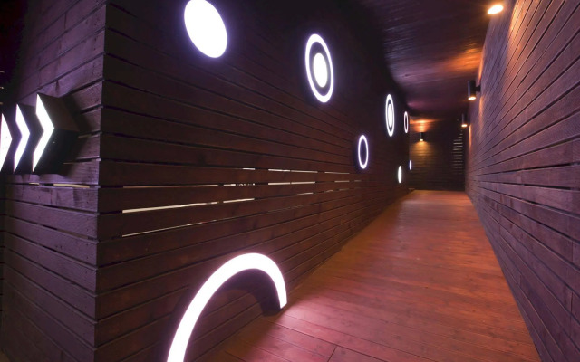 Max Motel
