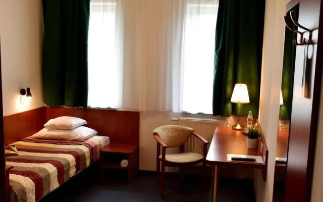 Zlote Deby Hotel