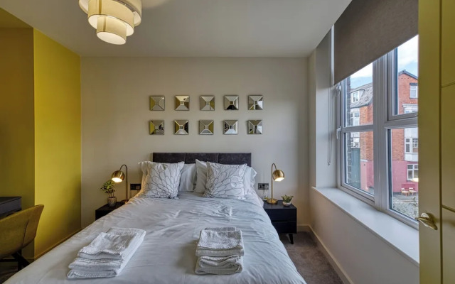 Renaissance House Apartments