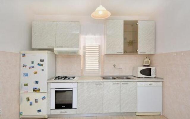 2-Bedroom Apartment With Seaview 3558-2