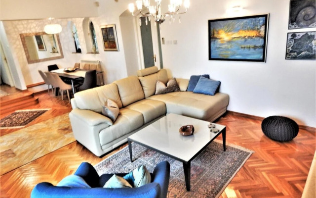 Villa Umag in Umag With 5 Bedrooms and 5 Bathrooms