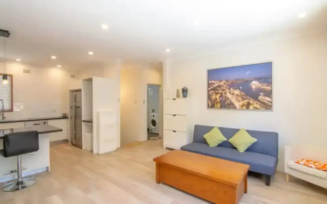 Spacious 2 Bedroom Flat in Willoughby