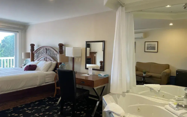 Hessenland Inn & Schatz Winery