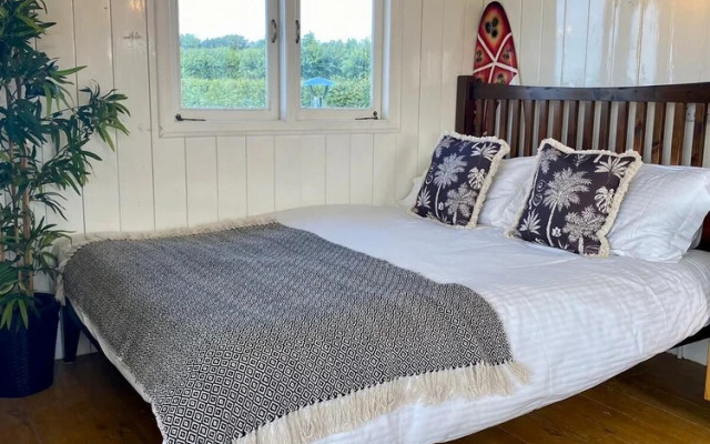 The Hide At Manton Bay Glamping Retreat